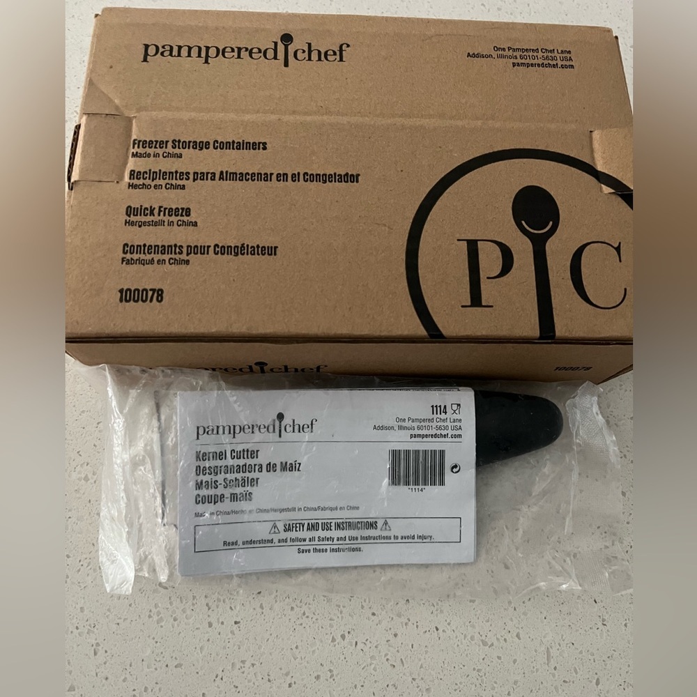 The Pampered Chef Freezer Storage Container + Kernel Cutter set - Picture 2 of 2